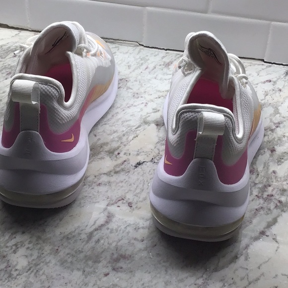 SOLD!! Nike Air Maxis 💛 size 7 💛 —NWT! - Picture 7 of 15